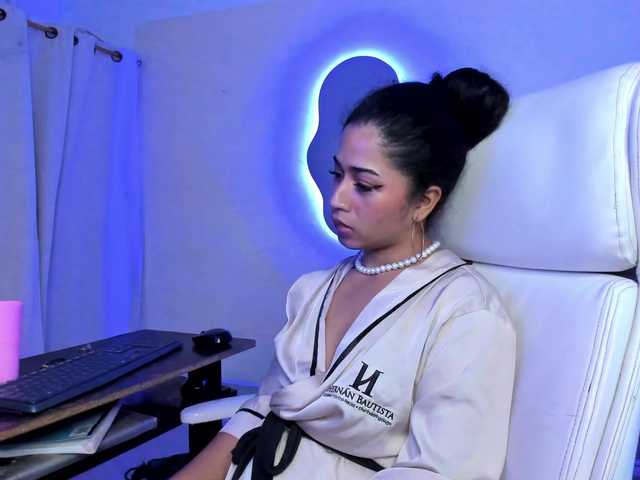 NadiaKarim live cam on BongaCams