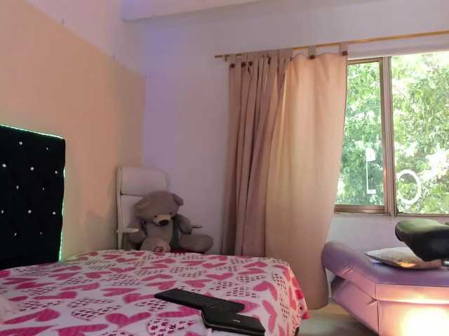 NadiaKarim live cam on BongaCams