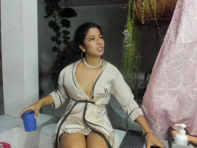 NadiaKarim live cam on BongaCams