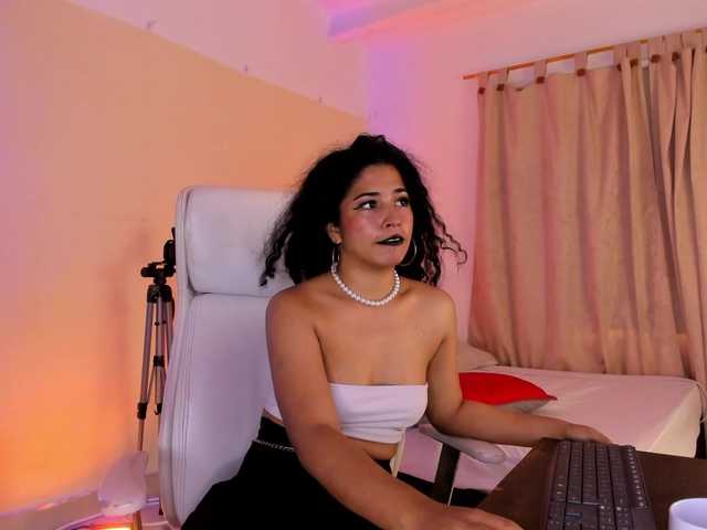 NadiaKarim live cam on BongaCams
