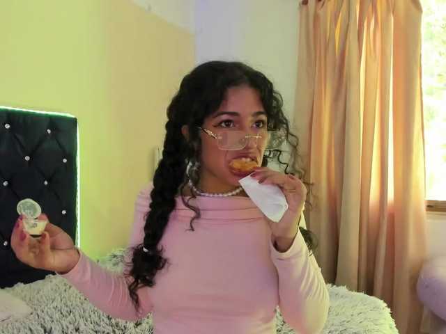 NadiaKarim live cam on BongaCams