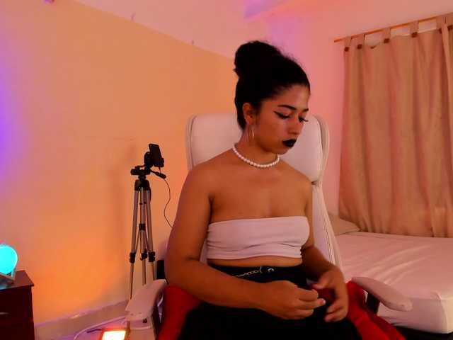 NadiaKarim live cam on BongaCams