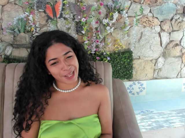 NadiaKarim live cam on BongaCams