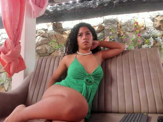 NadiaKarim live cam on BongaCams