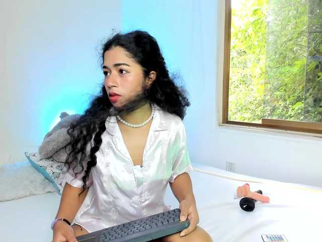 NadiaKarim live cam on BongaCams