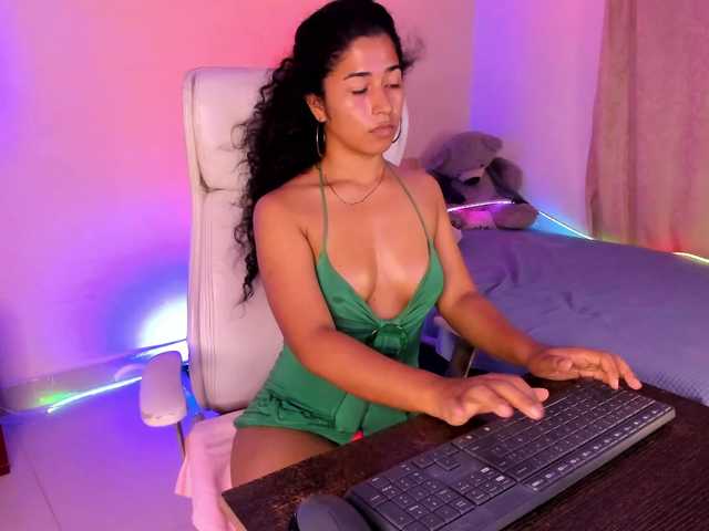 NadiaKarim live cam on BongaCams