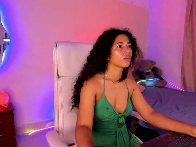 NadiaKarim live cam on BongaCams
