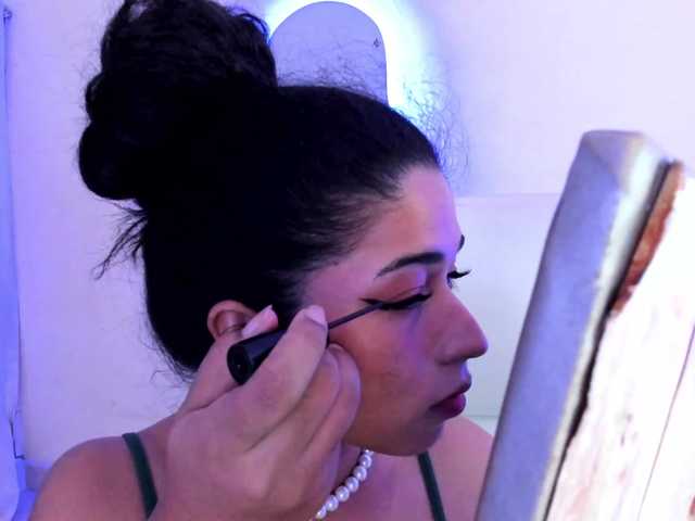 NadiaKarim live cam on BongaCams