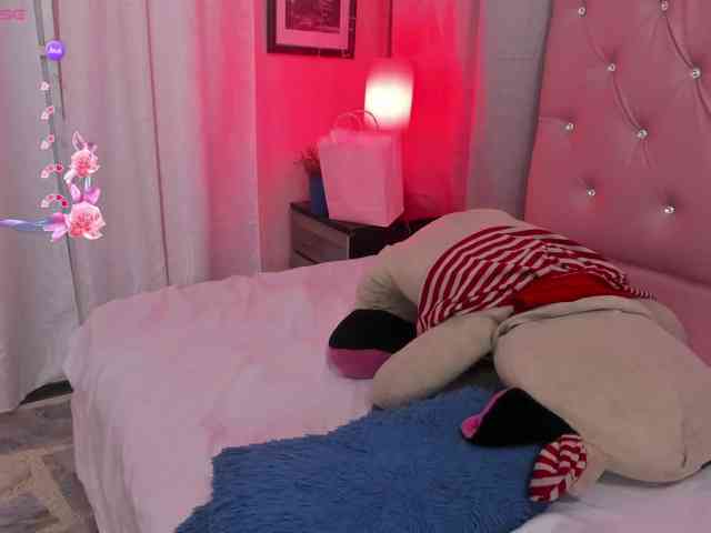 NadiaKarim webcam