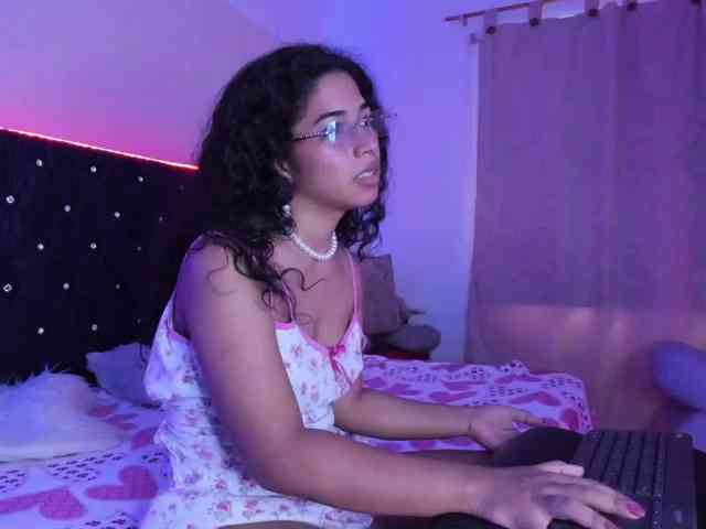 NadiaKarim webcam