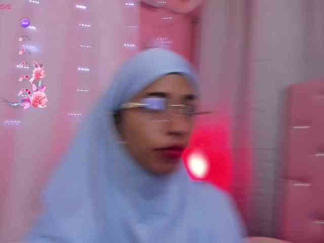 NadiaKarim webcam