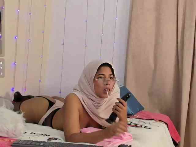 NadiaKarim webcam