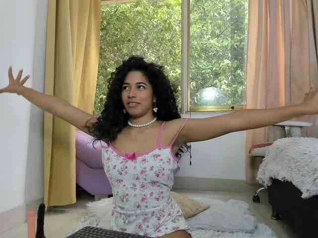 NadiaKarim webcam