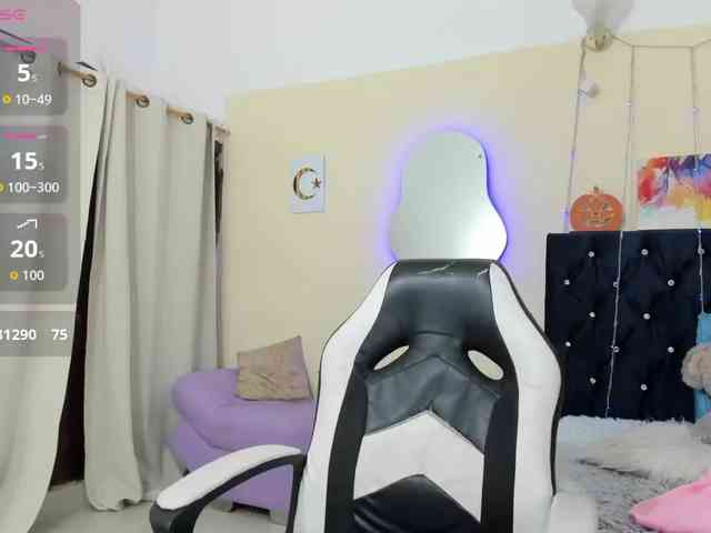 NadiaKarim webcam