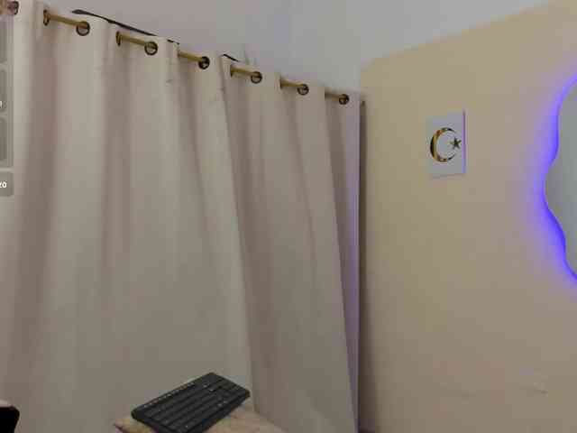 NadiaKarim webcam