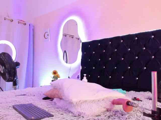 NadiaKarim webcam