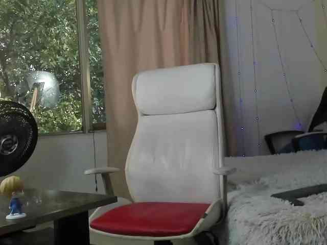 NadiaKarim webcam