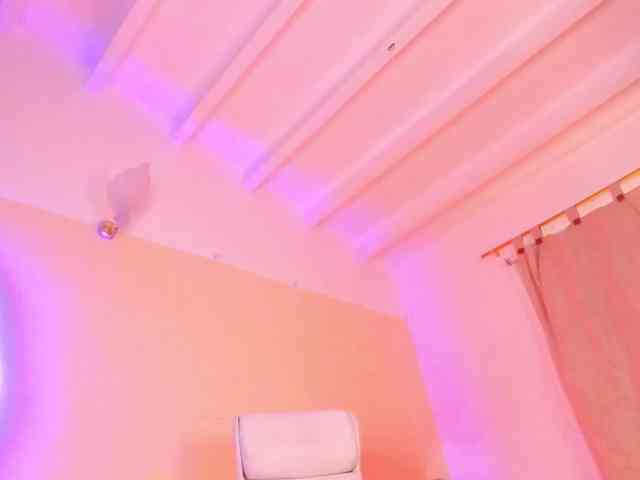 NadiaKarim webcam