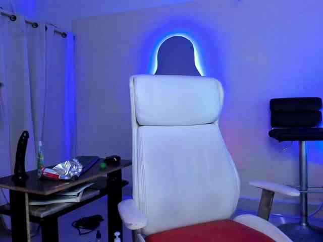 NadiaKarim webcam