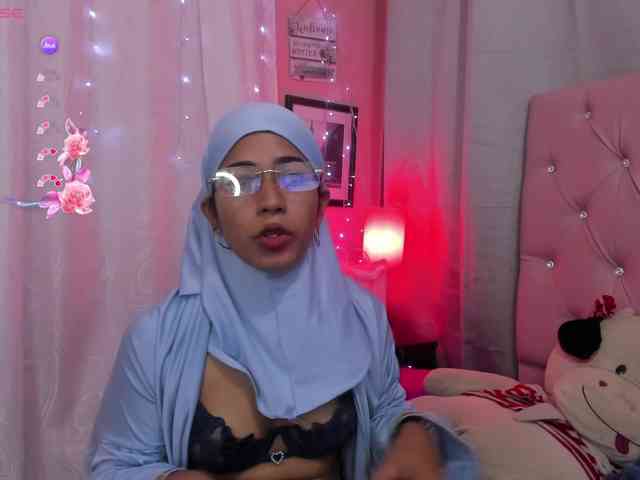 NadiaKarim webcam