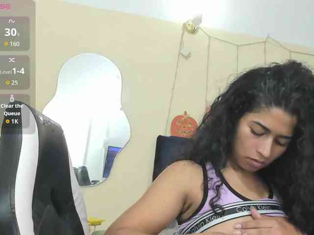 NadiaKarim webcam