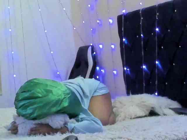 NadiaKarim webcam