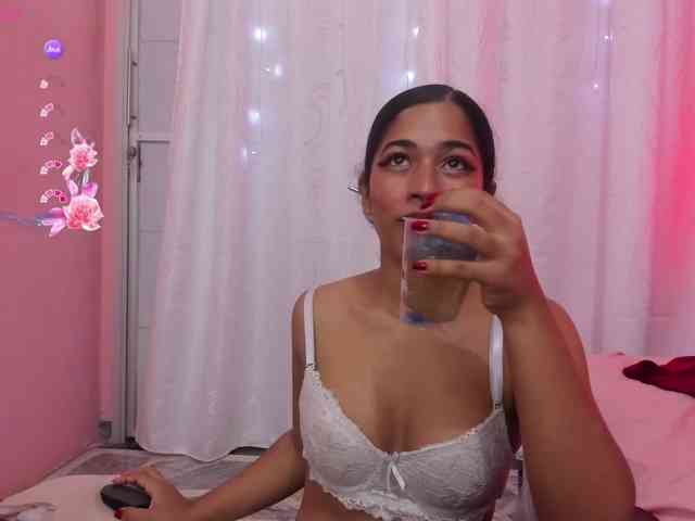 NadiaKarim webcam