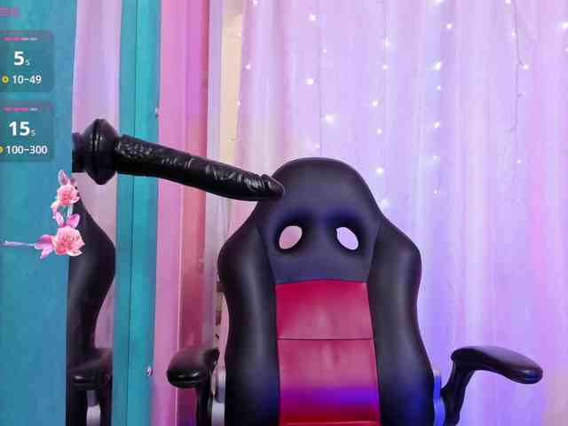 NadiaKarim webcam