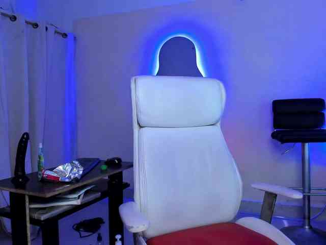 NadiaKarim webcam