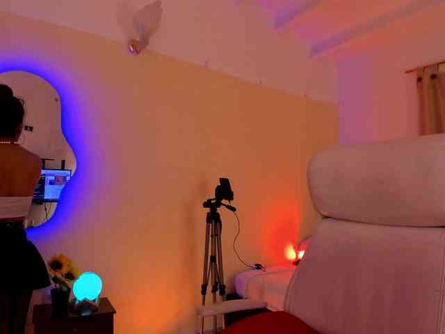 NadiaKarim webcam