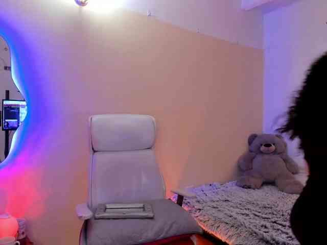 NadiaKarim webcam