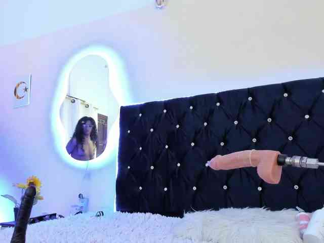 NadiaKarim webcam