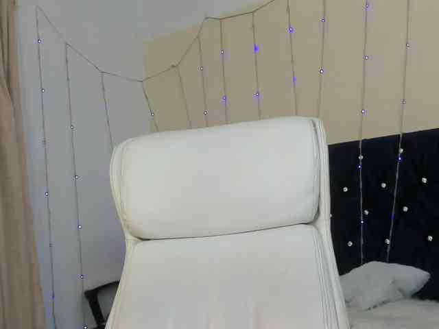NadiaKarim webcam