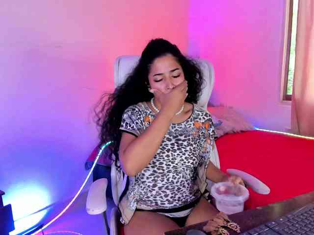 NadiaKarim webcam