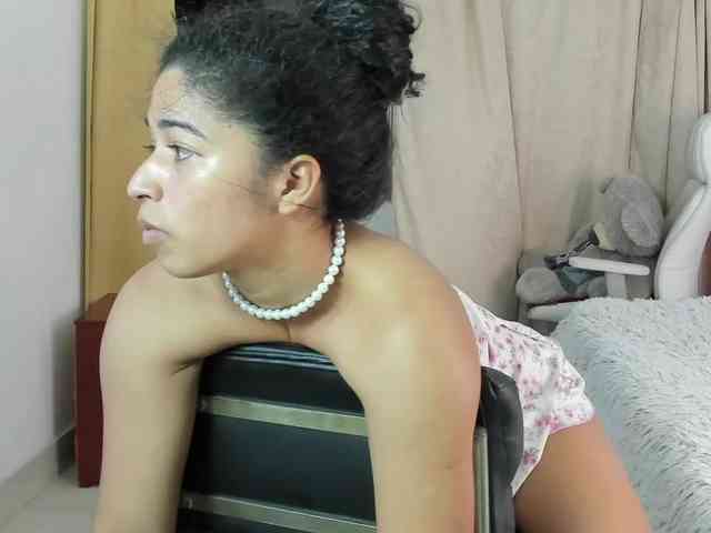 NadiaKarim webcam