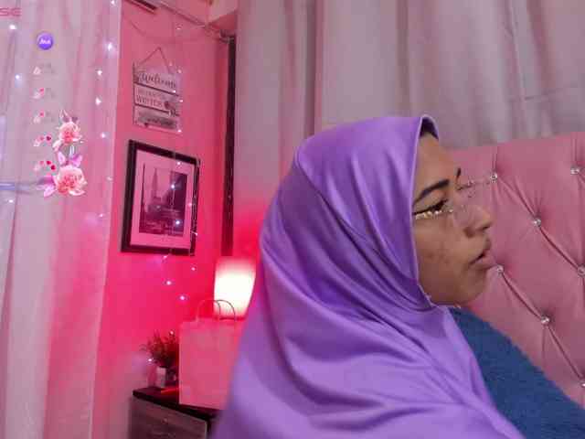 NadiaKarim webcam