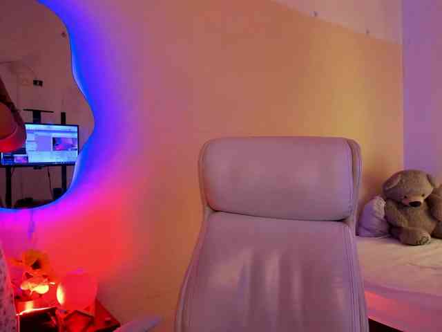 NadiaKarim webcam
