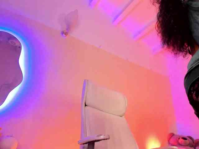 NadiaKarim webcam