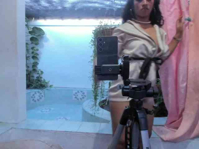 NadiaKarim webcam
