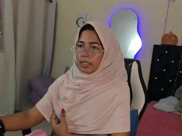 NadiaKarim webcam