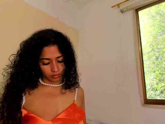 NadiaKarim webcam