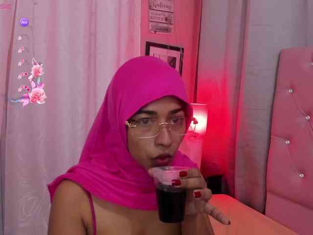 NadiaKarim webcam