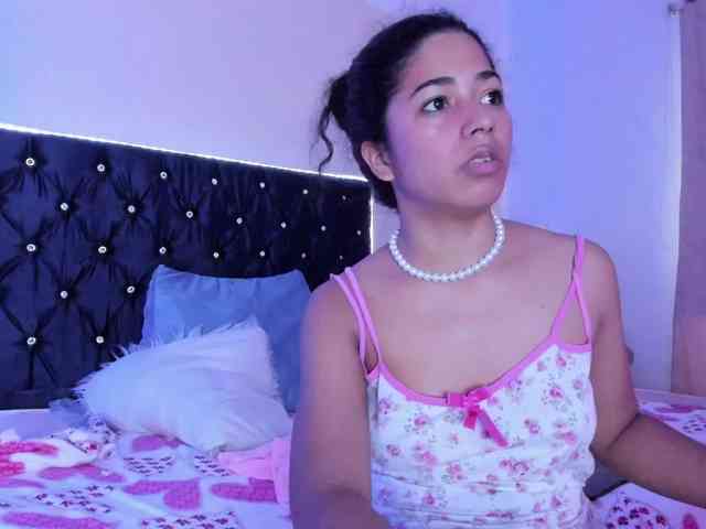 NadiaKarim webcam