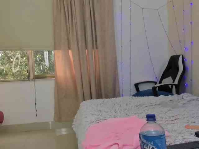 NadiaKarim webcam
