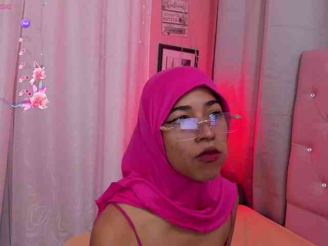 NadiaKarim webcam