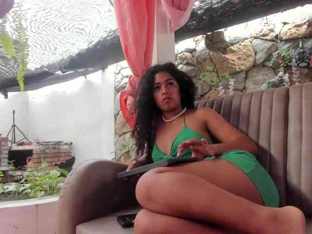 NadiaKarim webcam