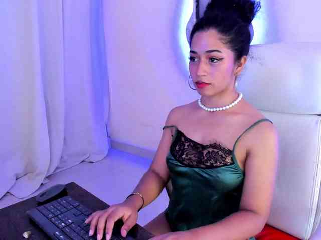 NadiaKarim webcam