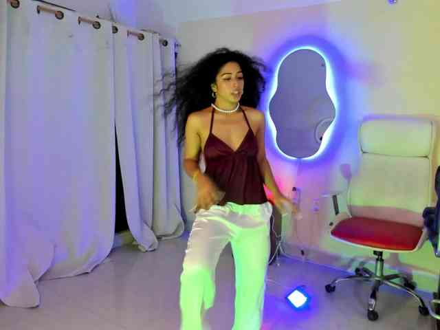 NadiaKarim webcam