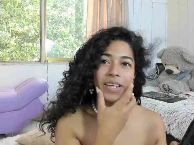 NadiaKarim webcam