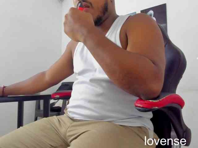 Alessandro-Hamed Sex Cam Show